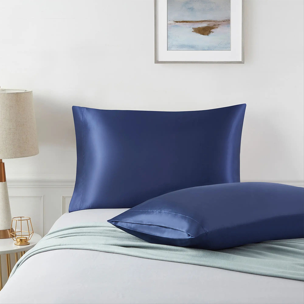 Miękkie i gładkie, solidne satynowe poduszki